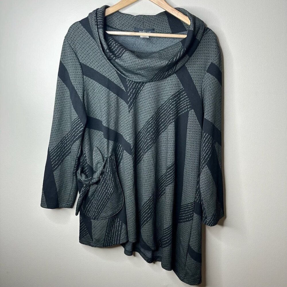 Yushi Blouse Womens Sz M‎ Black Abstract Cowl Neck Long Sleeve Pocket Top